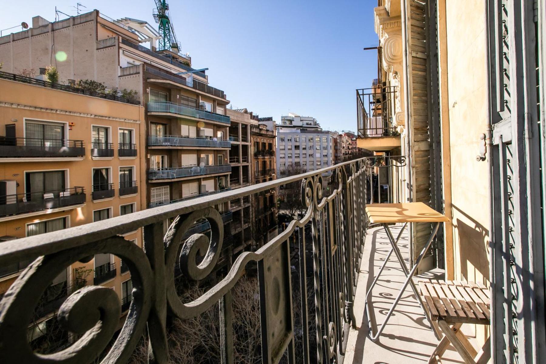 41nap1102- Beautiful Near Sagrada Famili Barcelone