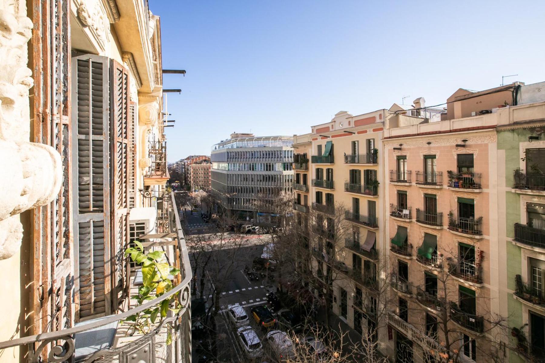 41nap1102- Beautiful Near Sagrada Famili * Barcelone